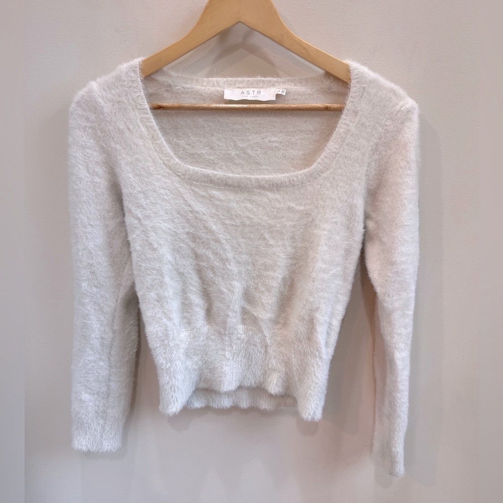 Astr The Label Y2k Style White Fuzzy Sweater - image 1